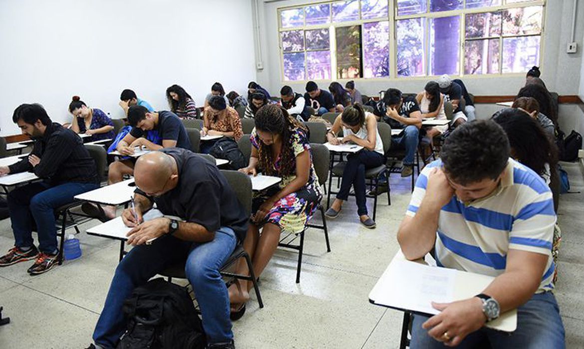 Prazo para pedir reaplicação do Encceja 2020 termina nesta sexta